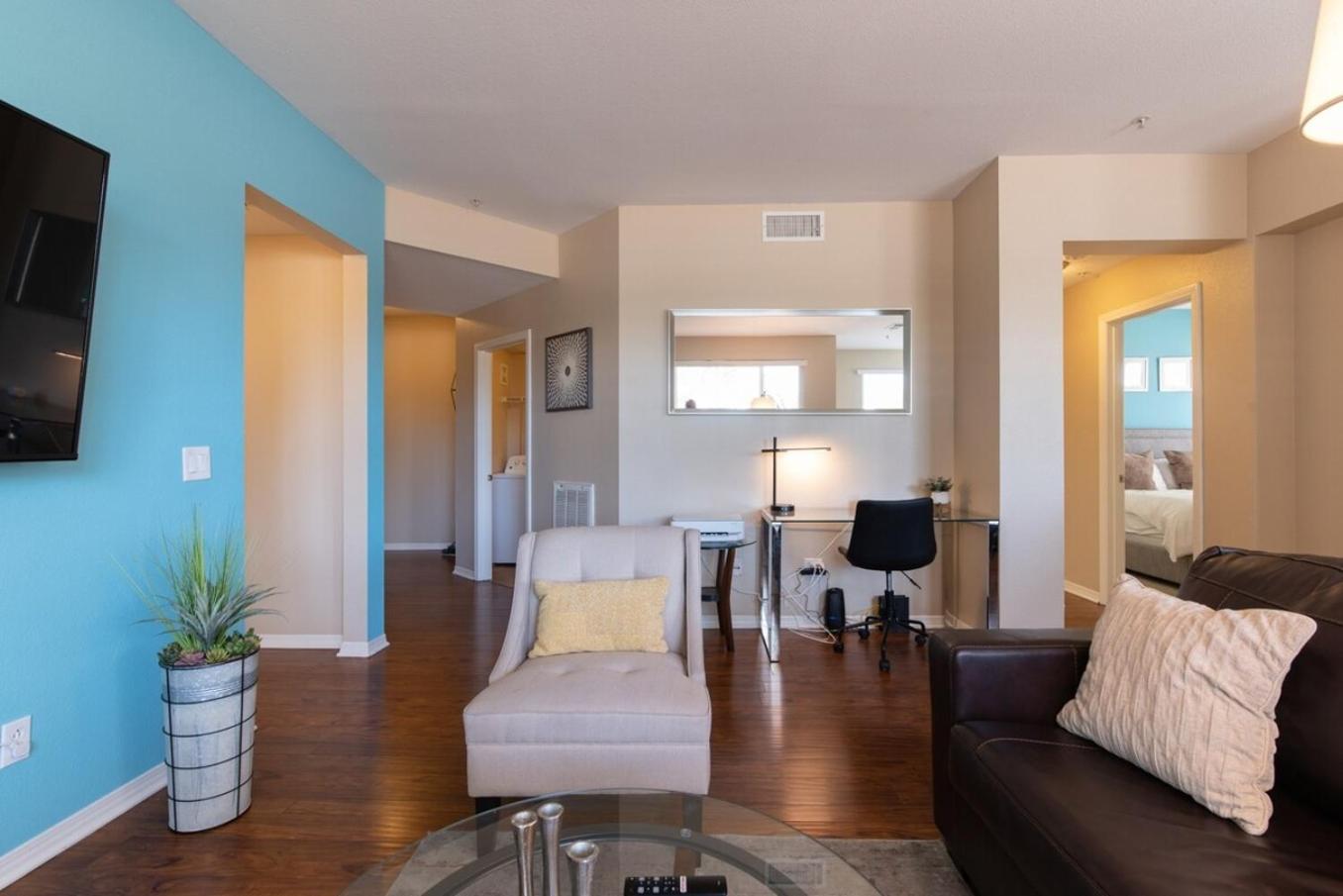 Luxury Suite, Fast Wifi, King Bed, Pool And Spa Santa Clarita Exterior photo
