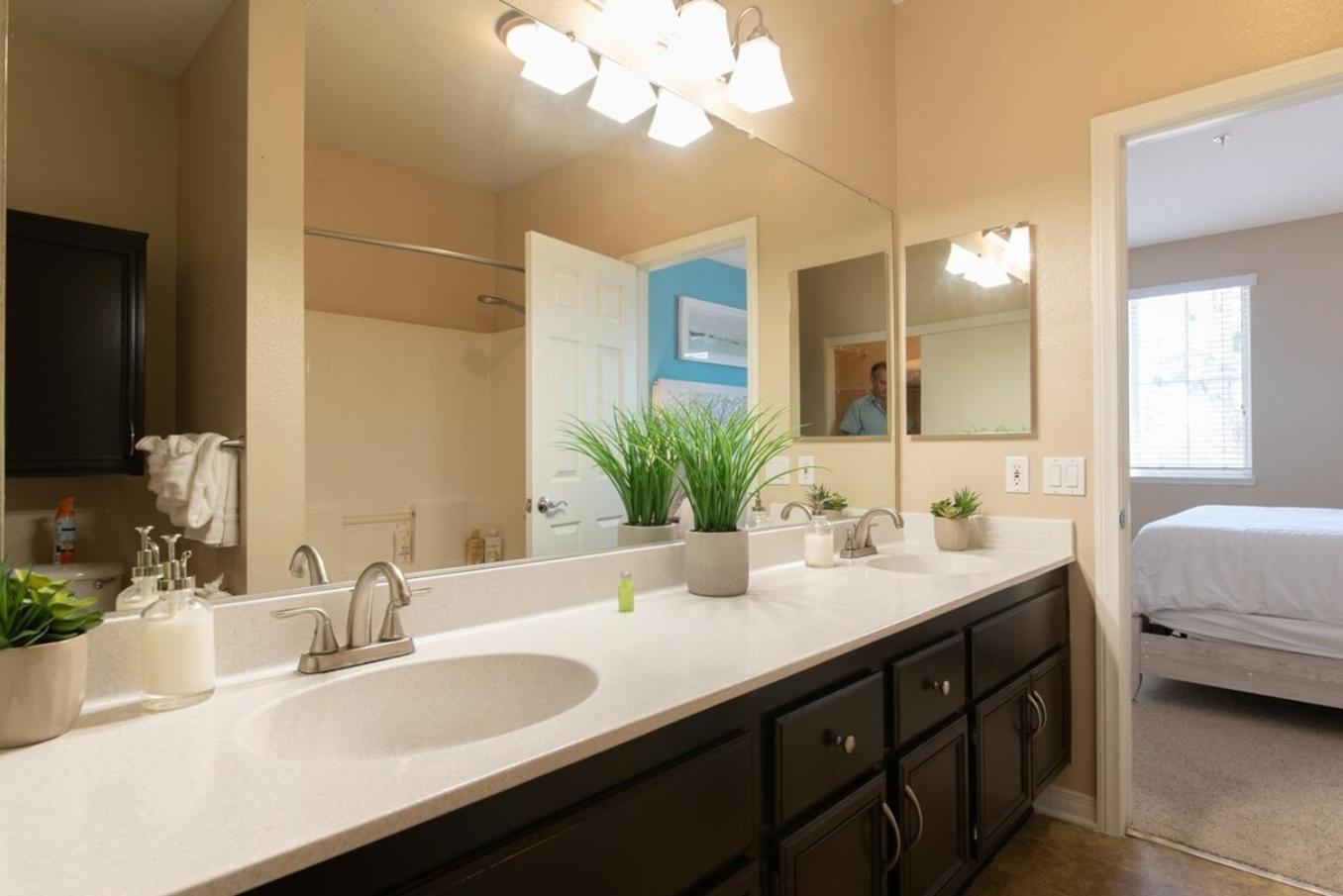 Luxury Suite, Fast Wifi, King Bed, Pool And Spa Santa Clarita Exterior photo