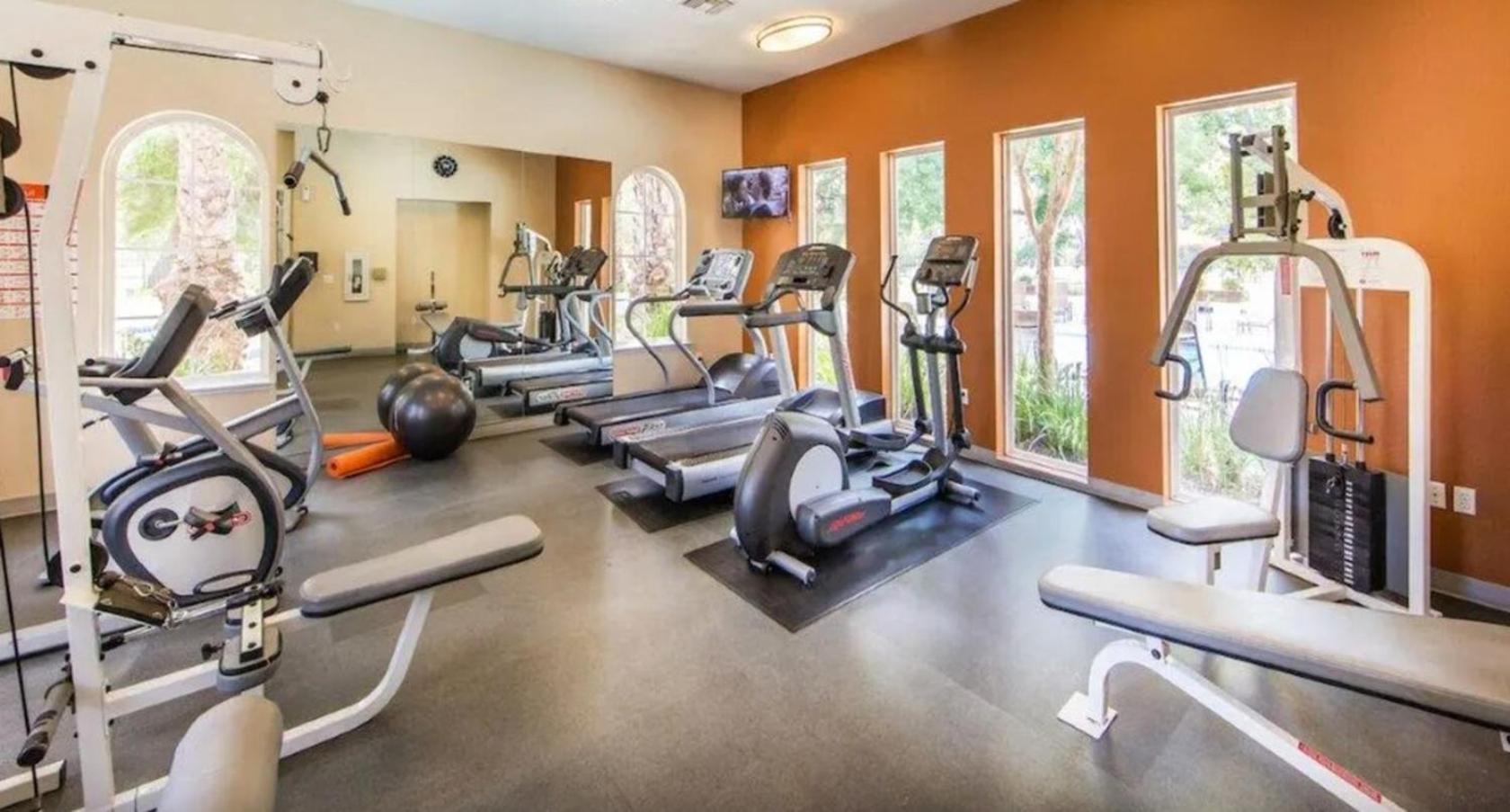 Luxury Suite, Fast Wifi, King Bed, Pool And Spa Santa Clarita Exterior photo