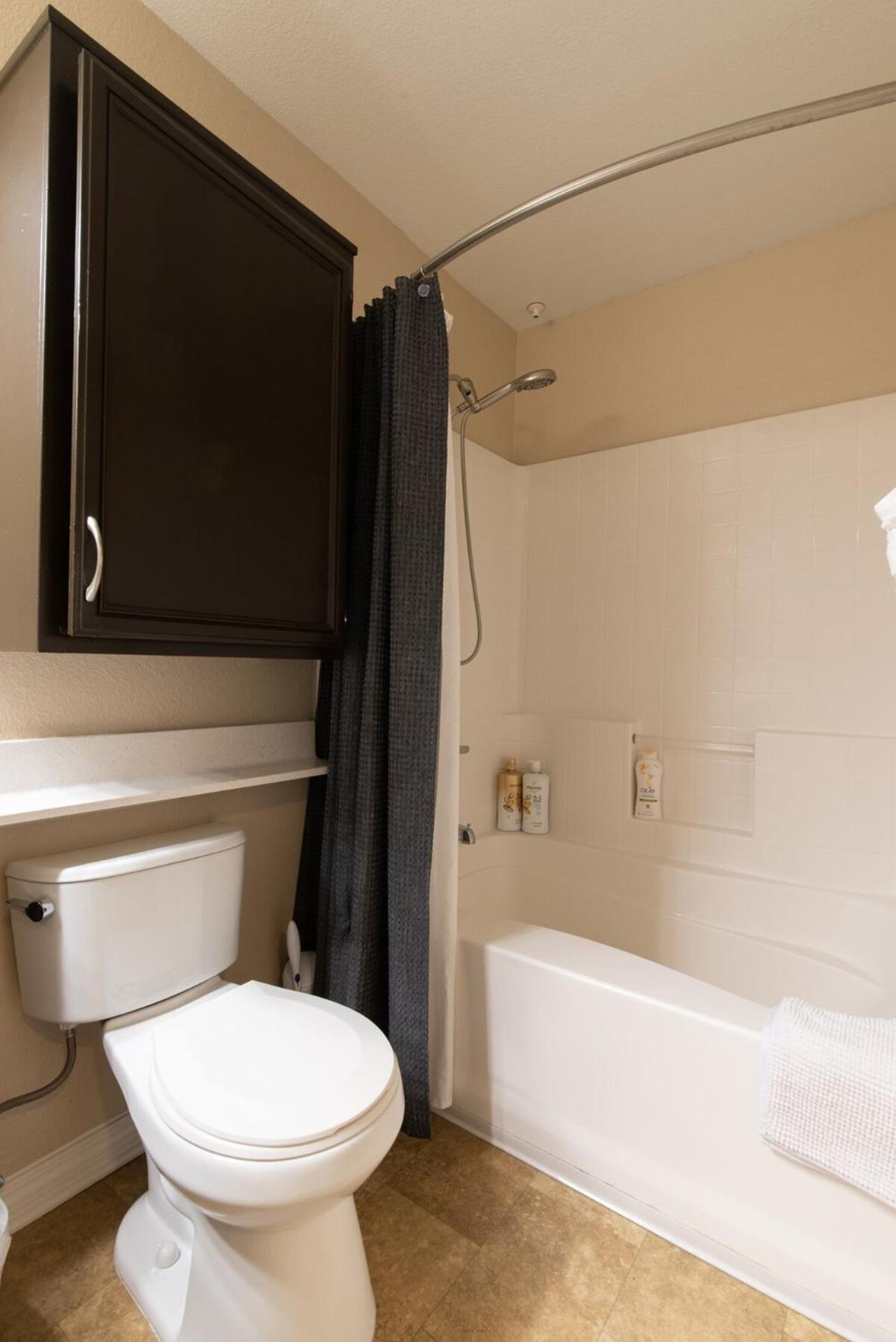 Luxury Suite, Fast Wifi, King Bed, Pool And Spa Santa Clarita Exterior photo
