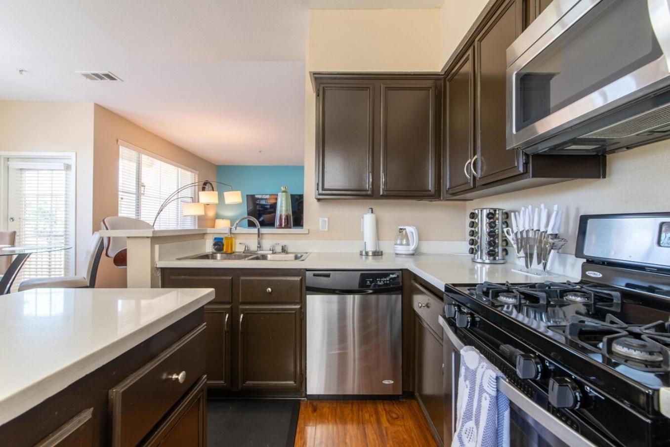 Luxury Suite, Fast Wifi, King Bed, Pool And Spa Santa Clarita Exterior photo