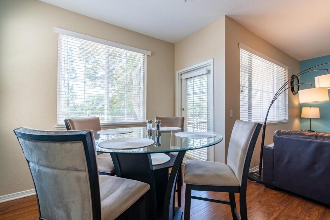 Luxury Suite, Fast Wifi, King Bed, Pool And Spa Santa Clarita Exterior photo
