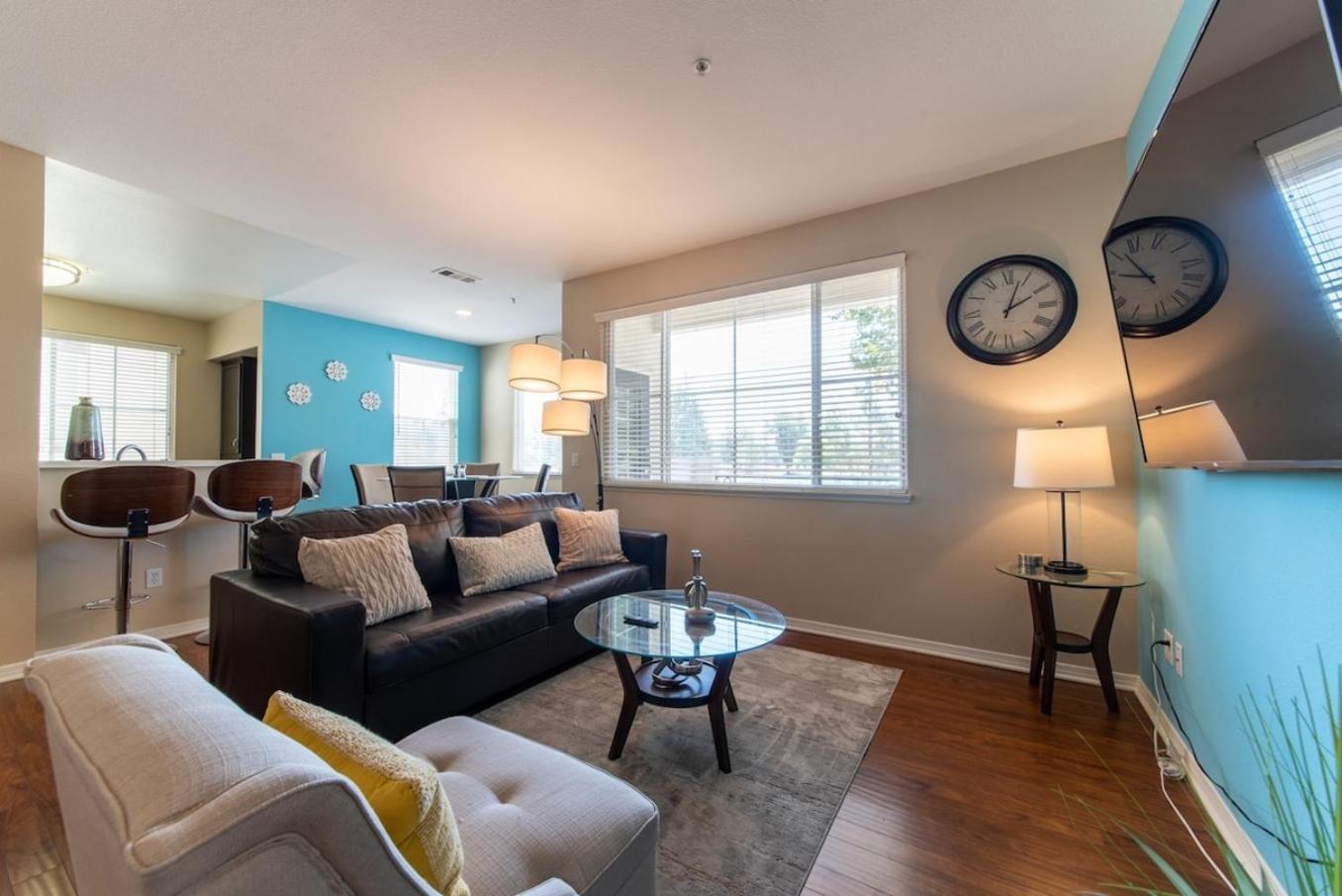 Luxury Suite, Fast Wifi, King Bed, Pool And Spa Santa Clarita Exterior photo
